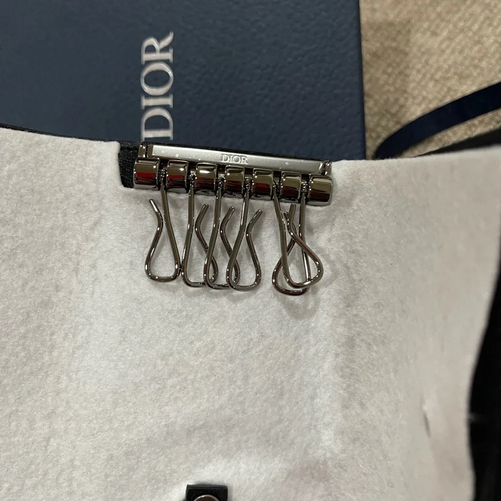Dior BNIB Monogram Black and Cream Key Holder NWT full set. So useful. Unisex